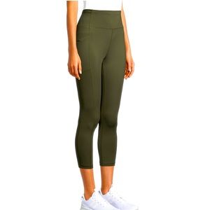 Pocket Capri Leggings